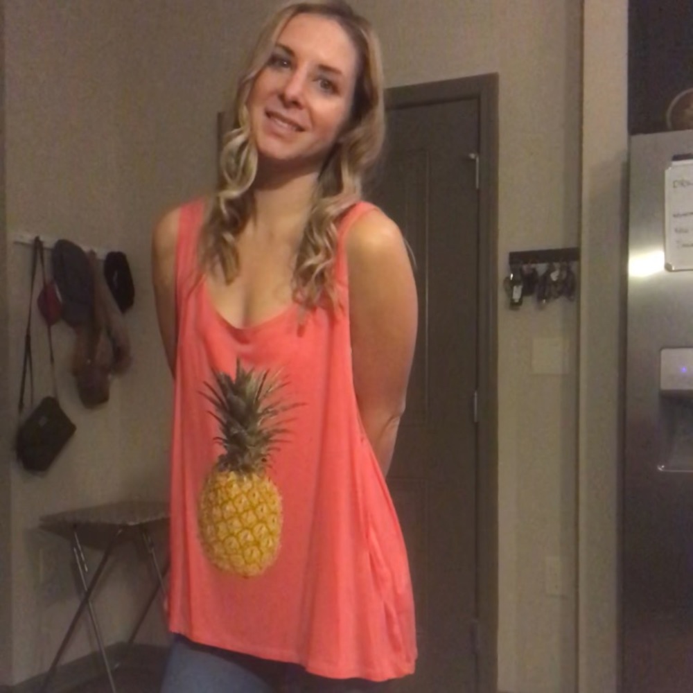Pink Pineapple top! Looks great on S, M, & L sizes